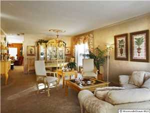 91 Iris Ct, Holmdel, NJ 07733 photo 3