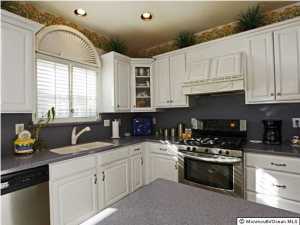91 Iris Ct, Holmdel, NJ 07733 photo 6