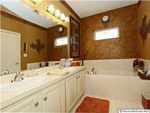 91 Iris Ct, Holmdel, NJ 07733 photo 17