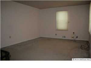 42 Weldon Rd, Matawan, NJ 07747 photo 5