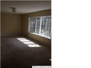 4 Manee Pl, Holmdel, NJ 07733 photo 3
