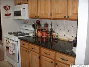 43 Boulder Dr, Edison, NJ 08817 photo 2