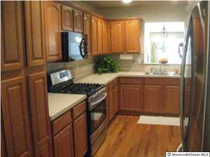 30 Cherrywood Cir, Brick, NJ 08724 photo 5