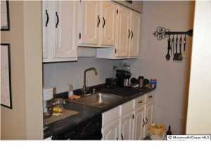 7 Arrowsmith Ct, Matawan, NJ 07747 photo 9