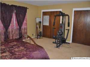 7 Arrowsmith Ct, Matawan, NJ 07747 photo 3