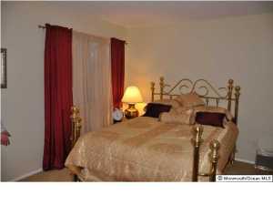 7 Arrowsmith Ct, Matawan, NJ 07747 photo 5