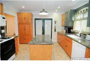 2 Henry St, NJ 07420 photo 4