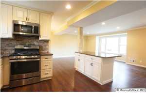 18 Eisenhower Ct, Matawan, NJ 07747 photo 6