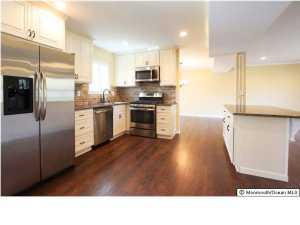 18 Eisenhower Ct, Matawan, NJ 07747 photo 5