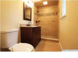 18 Eisenhower Ct, Matawan, NJ 07747 photo 8