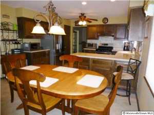 22 Leaf Ln, Matawan, NJ 07747 photo 4