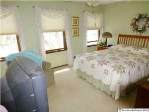 22 Leaf Ln, Matawan, NJ 07747 photo 13