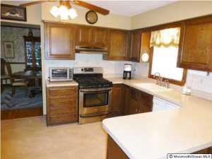 22 Leaf Ln, Matawan, NJ 07747 photo 2