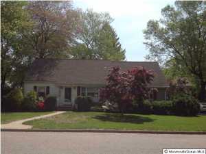 29 Edgewater Dr, Matawan, NJ 07747 photo 1