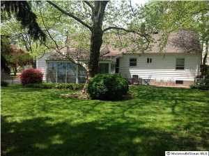 29 Edgewater Dr, Matawan, NJ 07747 photo 3