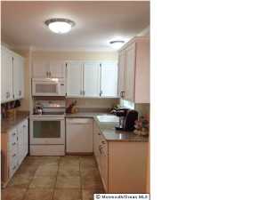 29 Edgewater Dr, Matawan, NJ 07747 photo 6