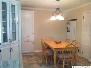 29 Edgewater Dr, Matawan, NJ 07747 photo 7