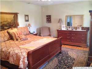 17 Schelly Dr, Middletown, NJ 07748 photo 10
