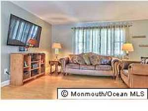561 Mark Dr, Brick, NJ 08723 photo 3