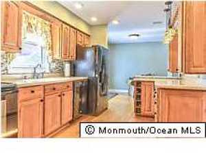561 Mark Dr, Brick, NJ 08723 photo 4
