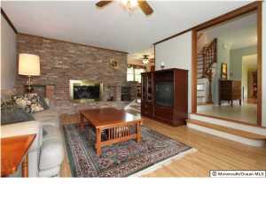 8 Doris Ln, Middletown, NJ 07748 photo 3