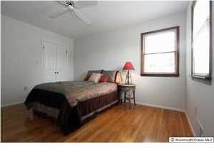 8 Doris Ln, Middletown, NJ 07748 photo 8