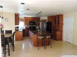 3 Crest Rd, Jackson, NJ 08527 photo 3