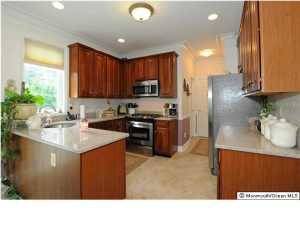 40 Stratton Rd, Matawan, NJ 07747 photo 6