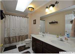 40 Stratton Rd, Matawan, NJ 07747 photo 17