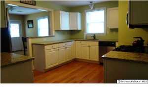 40 Baldwin Ave, Middletown, NJ 07748 photo 3