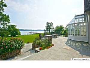 76 W River Rd, Rumson, NJ 07760 photo 1