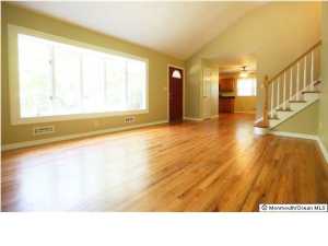 24 Acker Dr, Middletown, NJ 07748 photo 4