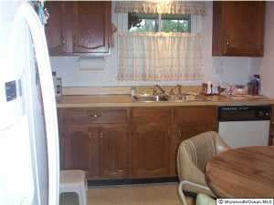 8 Eric Ct, Brick, NJ 08723 photo 6