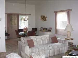 8 Eric Ct, Brick, NJ 08723 photo 4