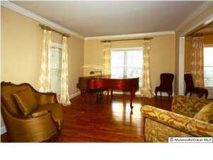 152 E River Rd, Rumson, NJ 07760 photo 2