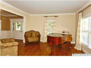 152 E River Rd, Rumson, NJ 07760 photo 3