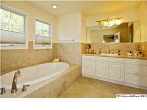 152 E River Rd, Rumson, NJ 07760 photo 13