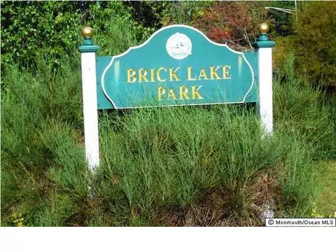 586 Charles Dr, Brick, NJ 08723 photo 13