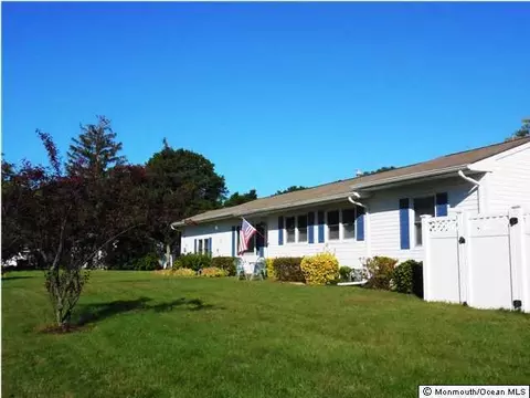 586 Charles Dr, Brick, NJ 08723 photo 2