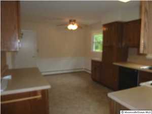 8 Jay Dr, Middletown, NJ 07748 photo 2
