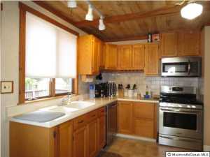 355 Forrest Ave, Matawan, NJ 07747 photo 6
