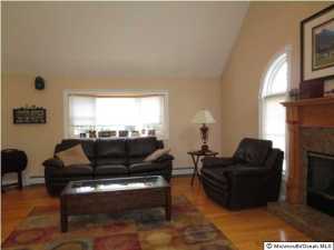 355 Forrest Ave, Matawan, NJ 07747 photo 5
