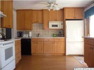 2 Juniper Pl, Howell, NJ 07731 photo 4