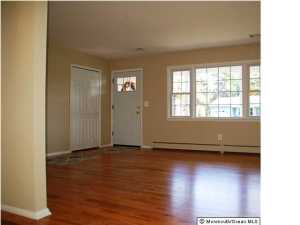 8 Cambridge Ct, Toms River, NJ 08757 photo 5