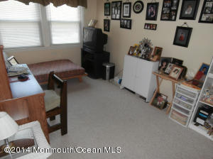 2 Claridge Dr, Middletown, NJ 07748 photo 12