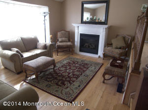 2 Claridge Dr, Middletown, NJ 07748 photo 5