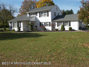 2 Claridge Dr, Middletown, NJ 07748 photo 1
