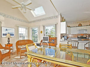 13 Hampton Ct, Old Bridge, NJ 08857 photo 5