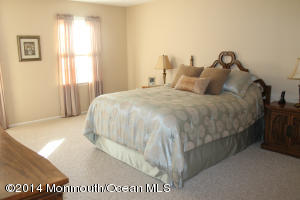 61 E Pearl St, Middletown, NJ 07748 photo 11