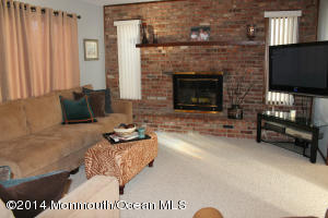 61 E Pearl St, Middletown, NJ 07748 photo 6
